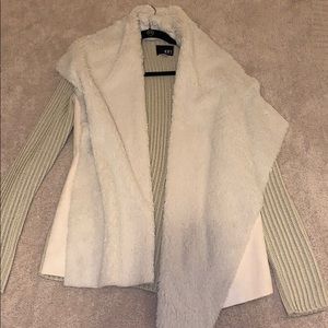 KUT beautiful fur lined sweater Shawl w suede